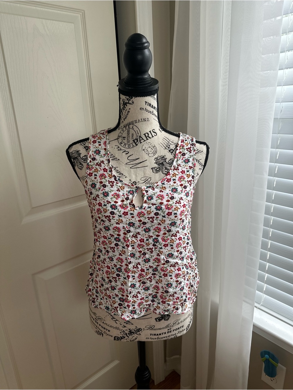 Forever 21 White Floral Tank Top Blouse